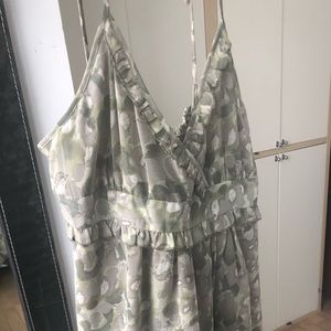 New sleeveless flowy shirt